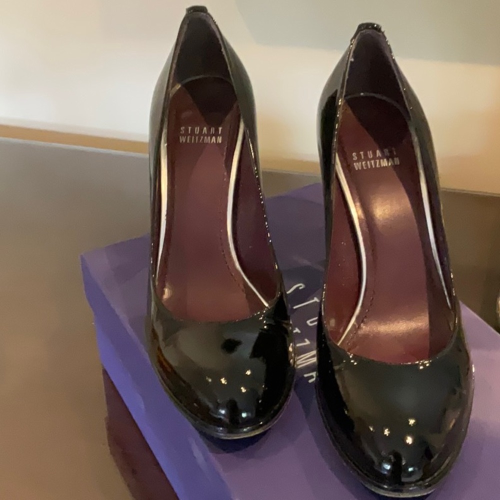 Stuart Weitzman black patent pump, size  8M, 3 inch heel, excellent condition